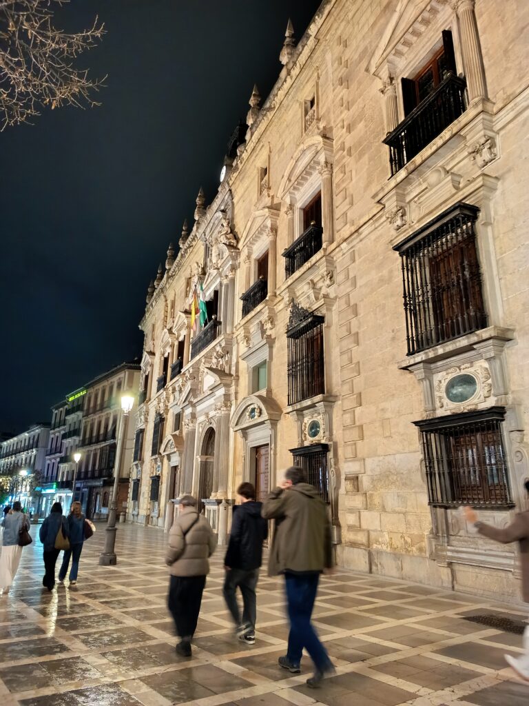 La Granada Oculta: Misterios y Fantasmas
